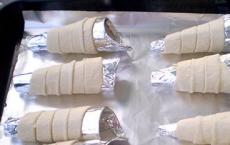 Puff pastry tubes with Sovoe cream puff pastry tubes with cream with condensed milk