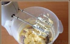 Πασχαλινό τυρί cottage με συμπυκνωμένο γάλα: συνταγές για τις διακοπές Βήμα προς βήμα Πασχαλινή συνταγή από τυρί cottage με συμπυκνωμένο γάλα